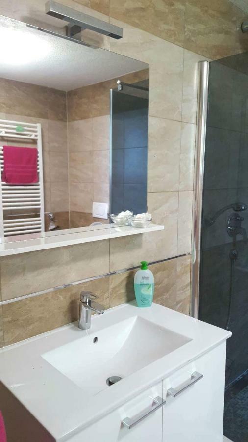 Apartment Goran&Nela Umag Bagian luar foto